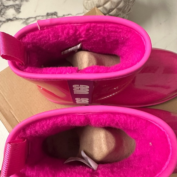 Kids class mini clear UGG comes with original box - Picture 3 of 6
